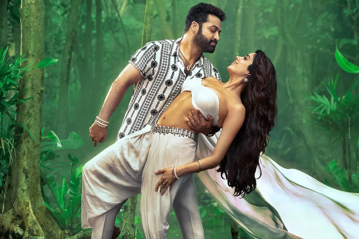 Jhanvi Kapoor anf JR. NTR Devara:Movie Review.