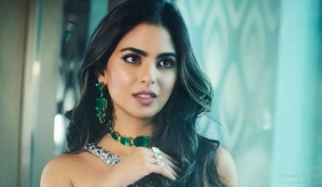 Isha Ambani dress